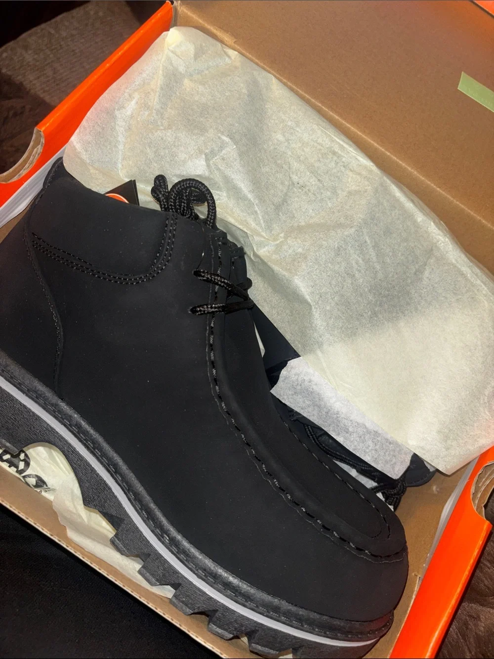 Lugz stay trend
